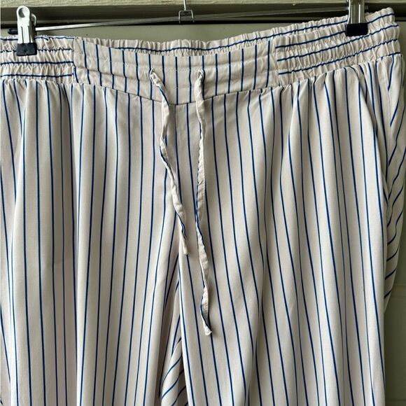 Torrid Relaxed Taper Stretch Challis High-Rise Tie-Front Pant Size 1 - Picture 5 of 9